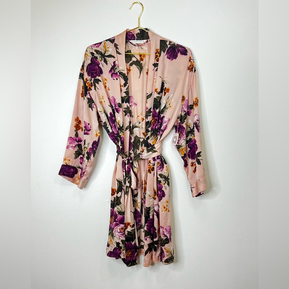 Victoria Secret 100% Silk Robe is Smokey Pinks and Lavender XS/S